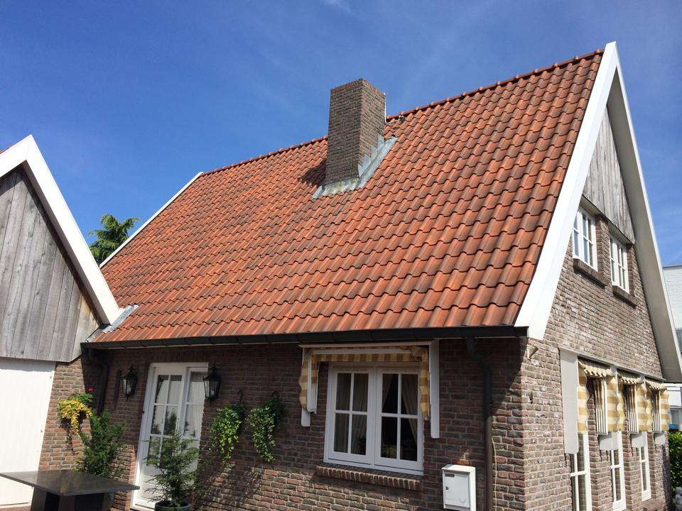Dakreiniging in Enter — dak ná reiniging, weer fris en schoon