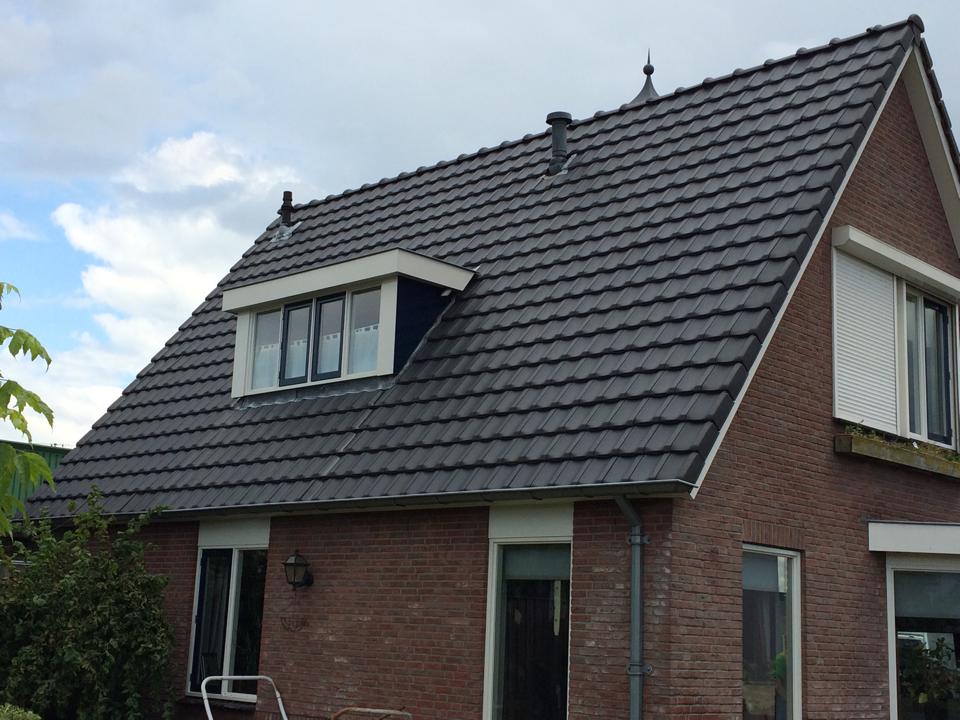 Dakreiniging in Wierden — dak ná reiniging, verzorgd en schoon